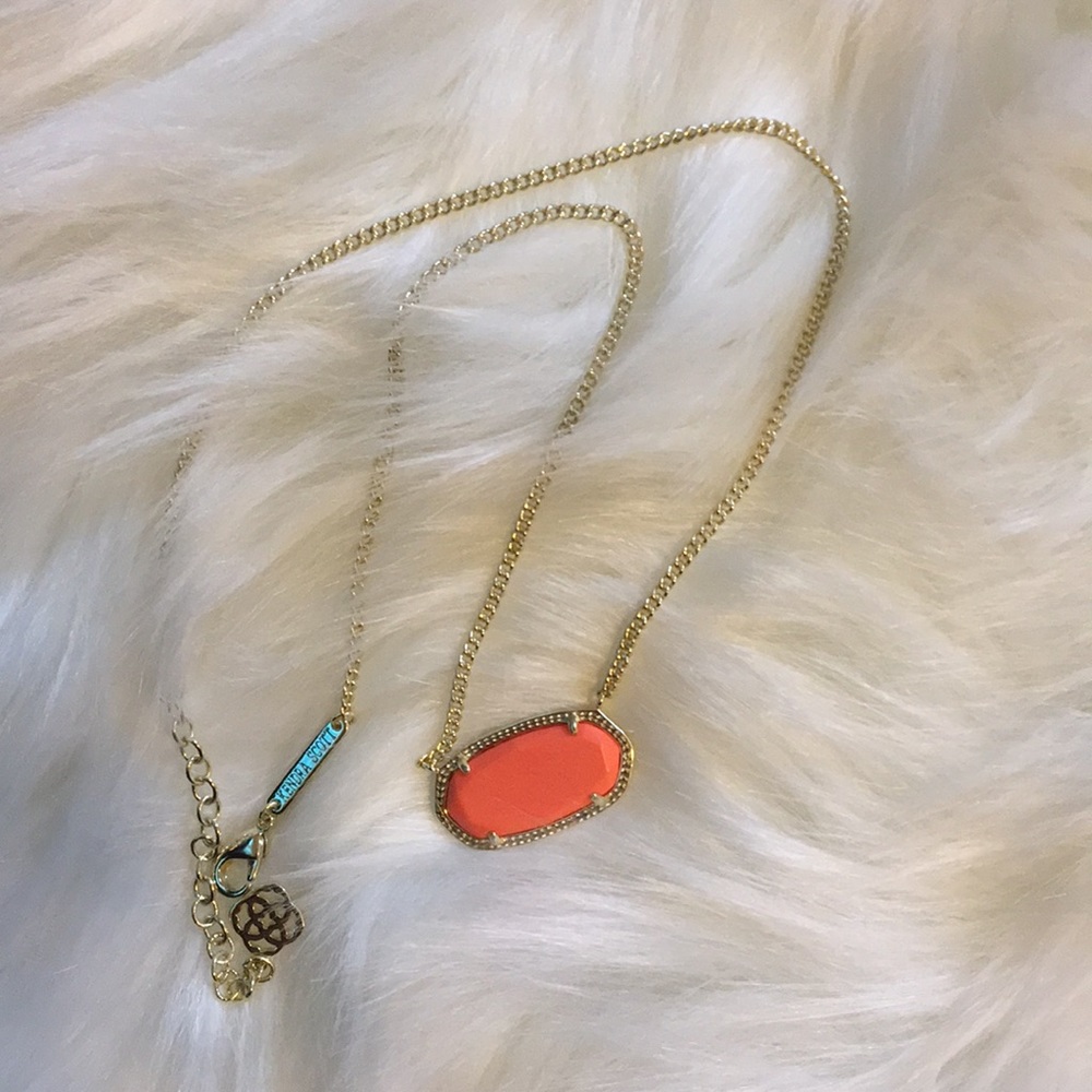 Kendra Scott necklace
